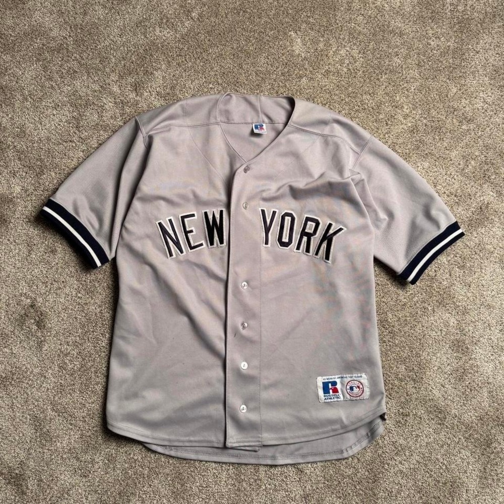 VINTAGE RUSSELL ATHLETIC "NEW YORK YANKEES" BASEBALL JERSEY